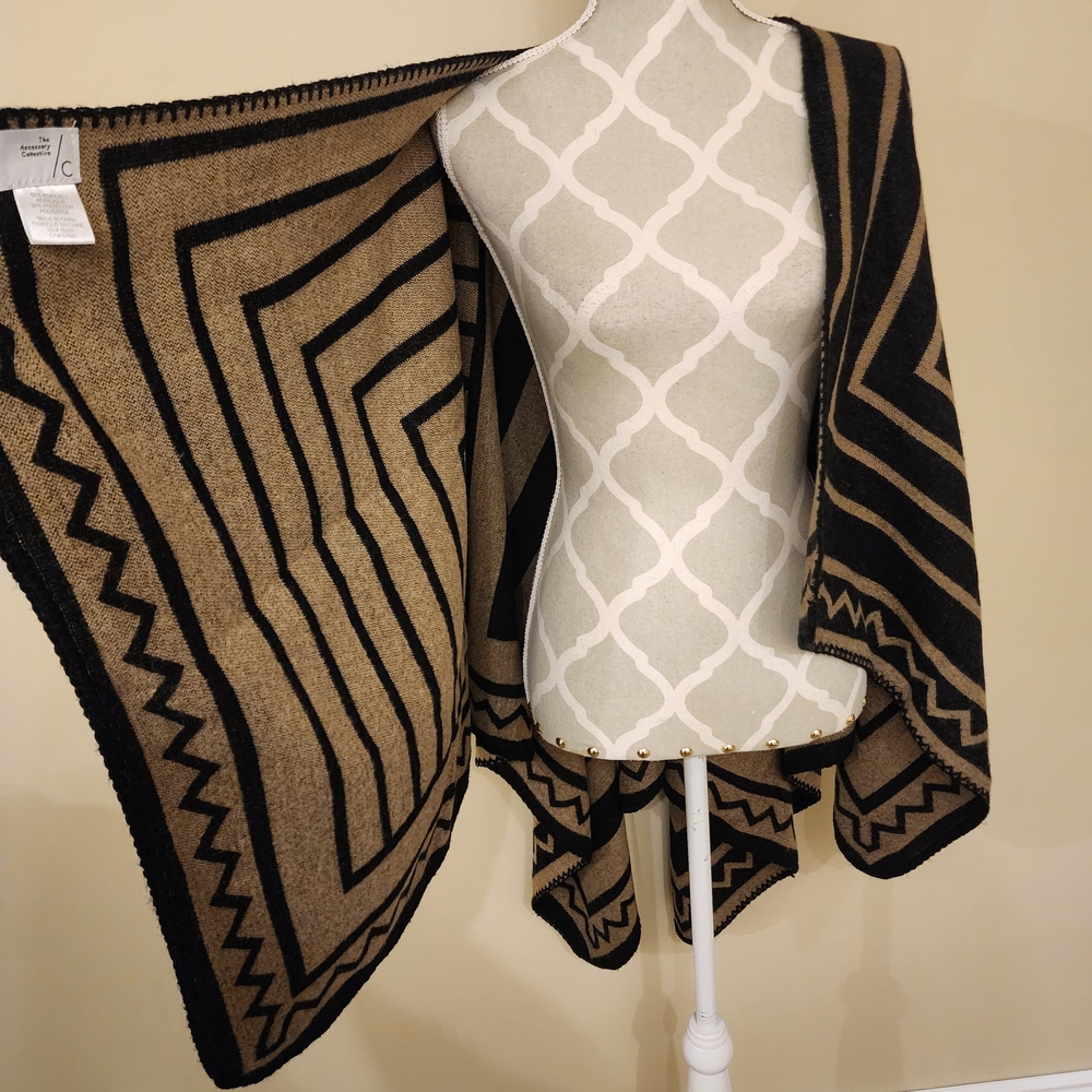 The Accessory Collective Geometric Poncho Wrap Aztec Black Tan OS